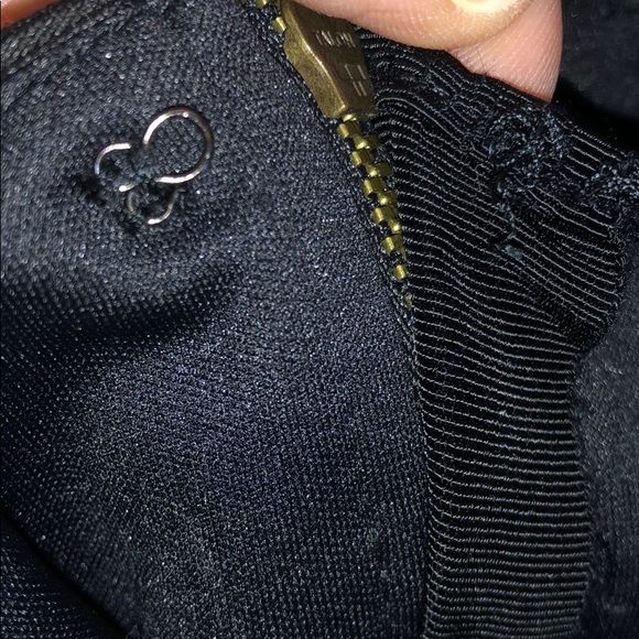 Guess halter style black & white blouse - Picture 6 of 8